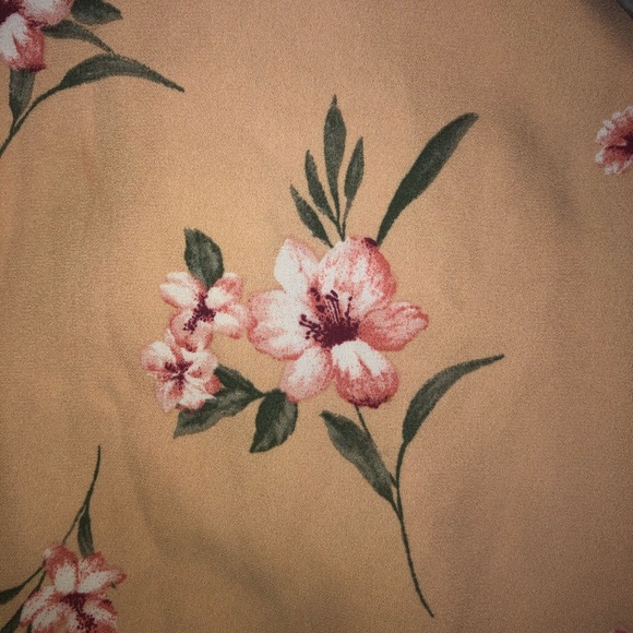 Pinkish tan floral print shirt - Picture 4 of 6